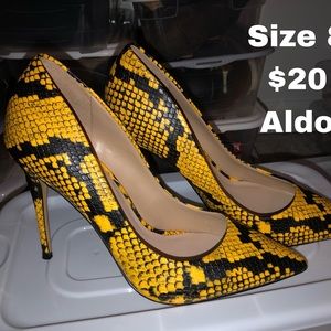 Yellow and black Aldo